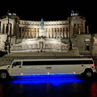 LIMOBUS DISCO BUS DA 8 A 40 POSTI PER COMPLEANNI E TUTTI GLI EVENTI, Promo da 300 euro TUTTO incluso - immagine 6